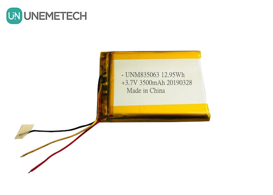 3.7V 3500mAh Custom Large Lithium Polymer Battery 835063 pour les équipements de beauté médicale