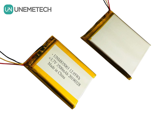 3.7V 3500mAh Custom Large Lithium Polymer Battery 835063 pour les équipements de beauté médicale