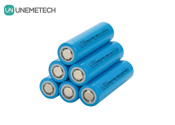 2500mAh 3,7V Max 6A Charge continue Batterie au lithium-ion cylindrique 18650 INR18650-25P