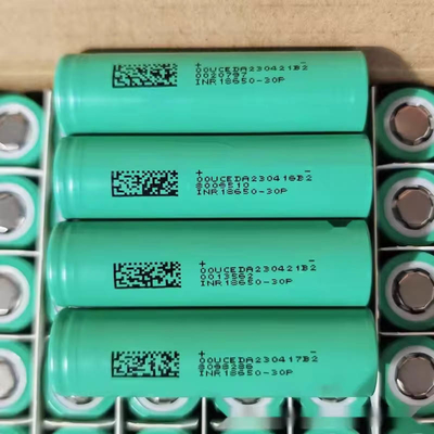 3.6V 3000mAh Max 20A Décharge continue 18650 Batterie au lithium INR18650-30P Pour les outils électroniques