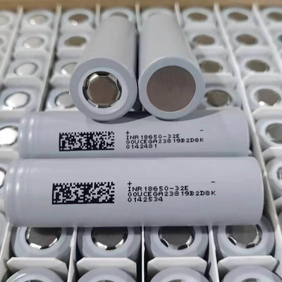 INR18650-32E 3200mAh 18650 Batterie 10A 1000 Cycles 3.7V Batterie à ions de lithium cylindrique 18650
